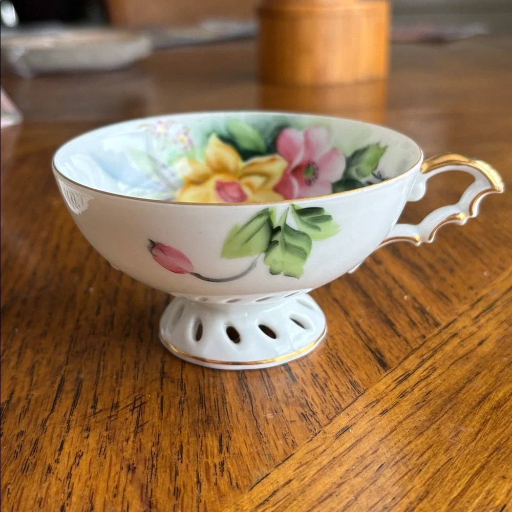 Vintage WAKO Fine China Floral Teacup & Saucer Gold Trim Pedestal Made in Japan